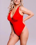 Body string Bare Essentials™ AirSlim® à décolleté en V profond et dos croisé